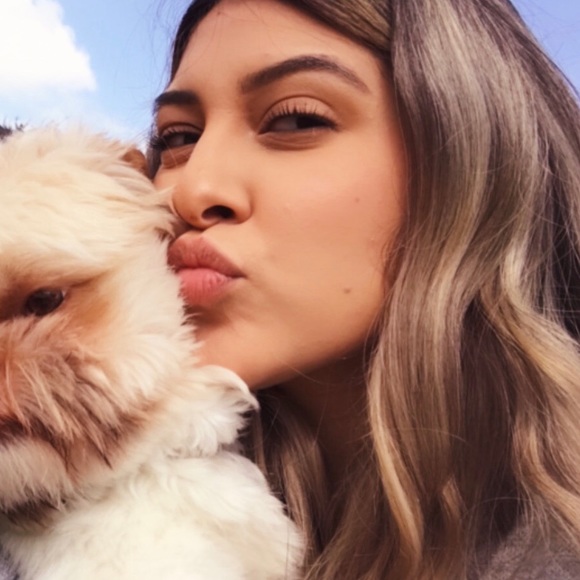 Meet your Posher, Alison - Picture 1 of 1